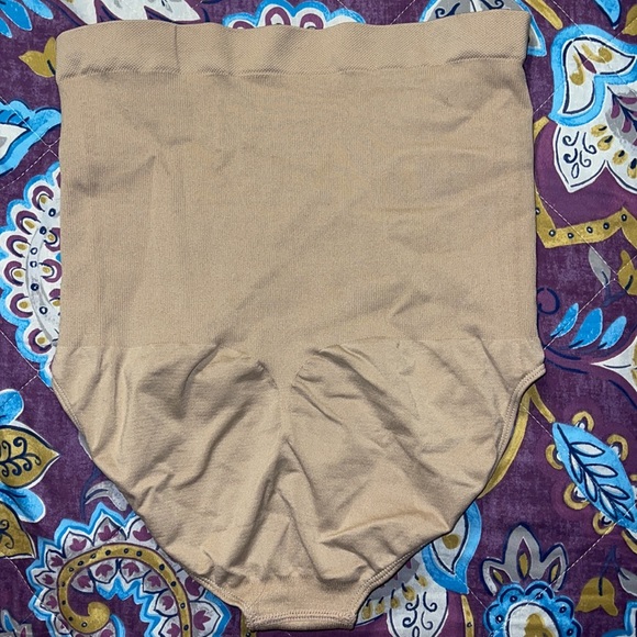 Shapewear - Picture 2 of 6